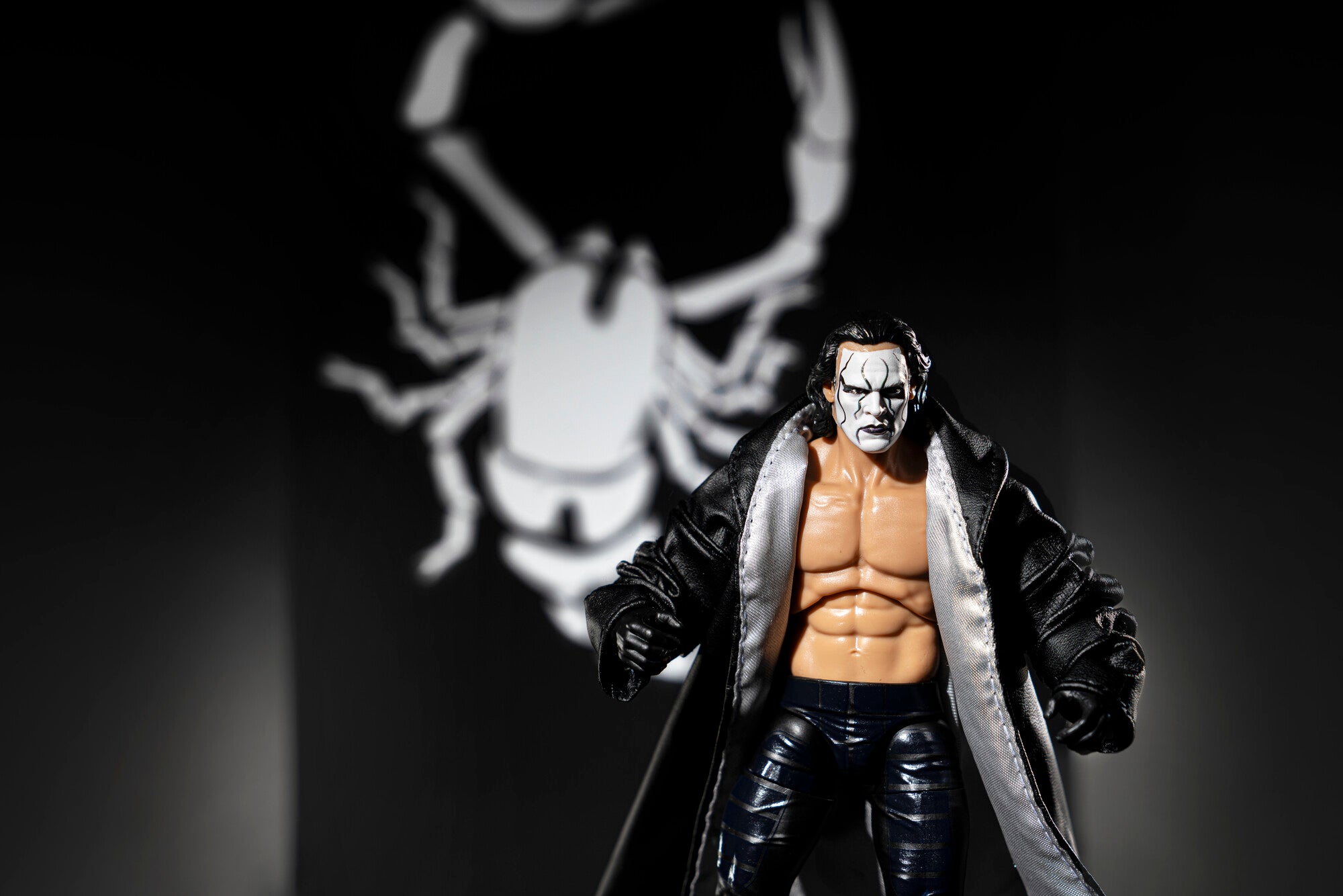 AEW0623_STING_VAULT_ART3_lpr.jpg
