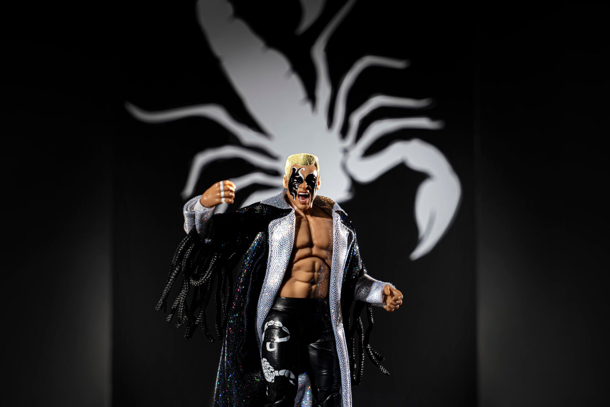 AEW0623_STING_VAULT_ART4_lpr.jpg
