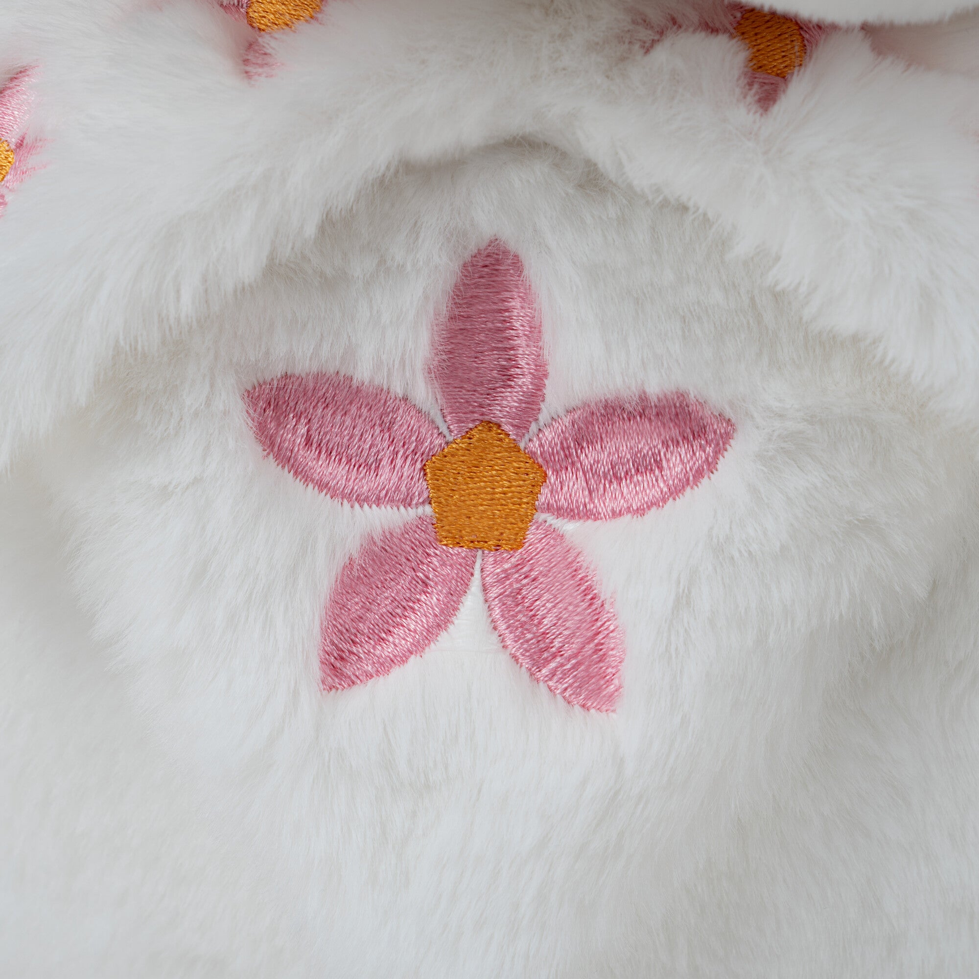 Adopt-Me-AME0070-Giant-Collector-Plush-Gold-Horn-OP-DETAIL-1-lpr.jpg