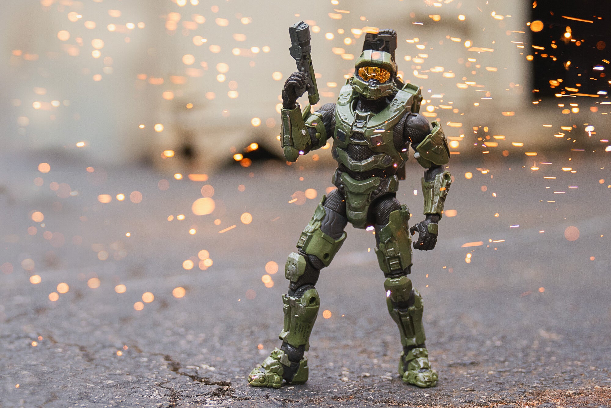 HLW0405_Master_Chief_HALO4_Art_5_lpr.jpg