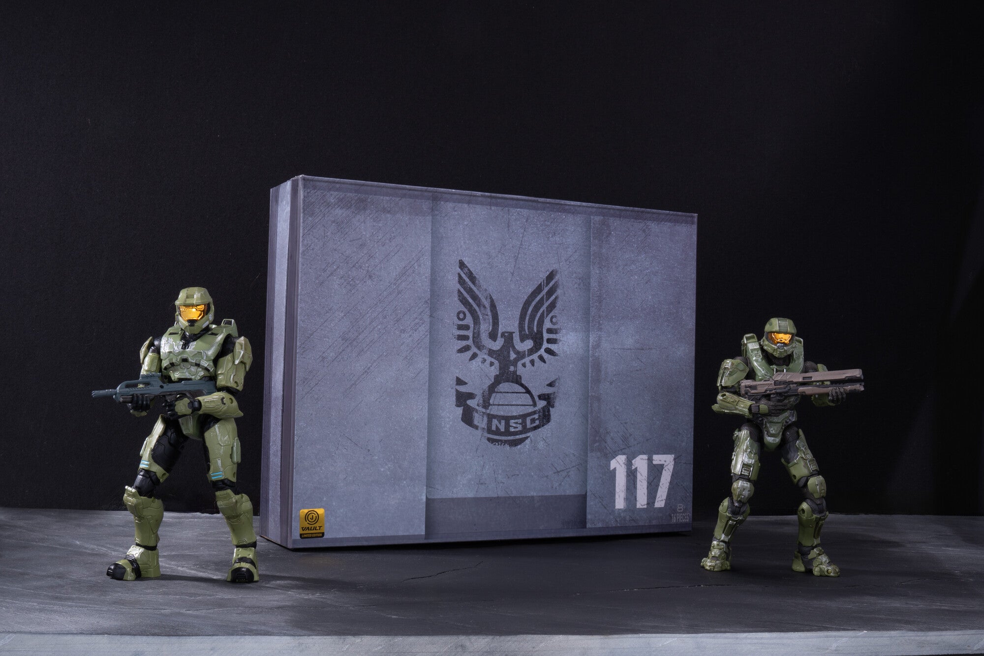 HLW0405_Master_Chief_HALO_3_HALO_4_Art_10_lpr.jpg