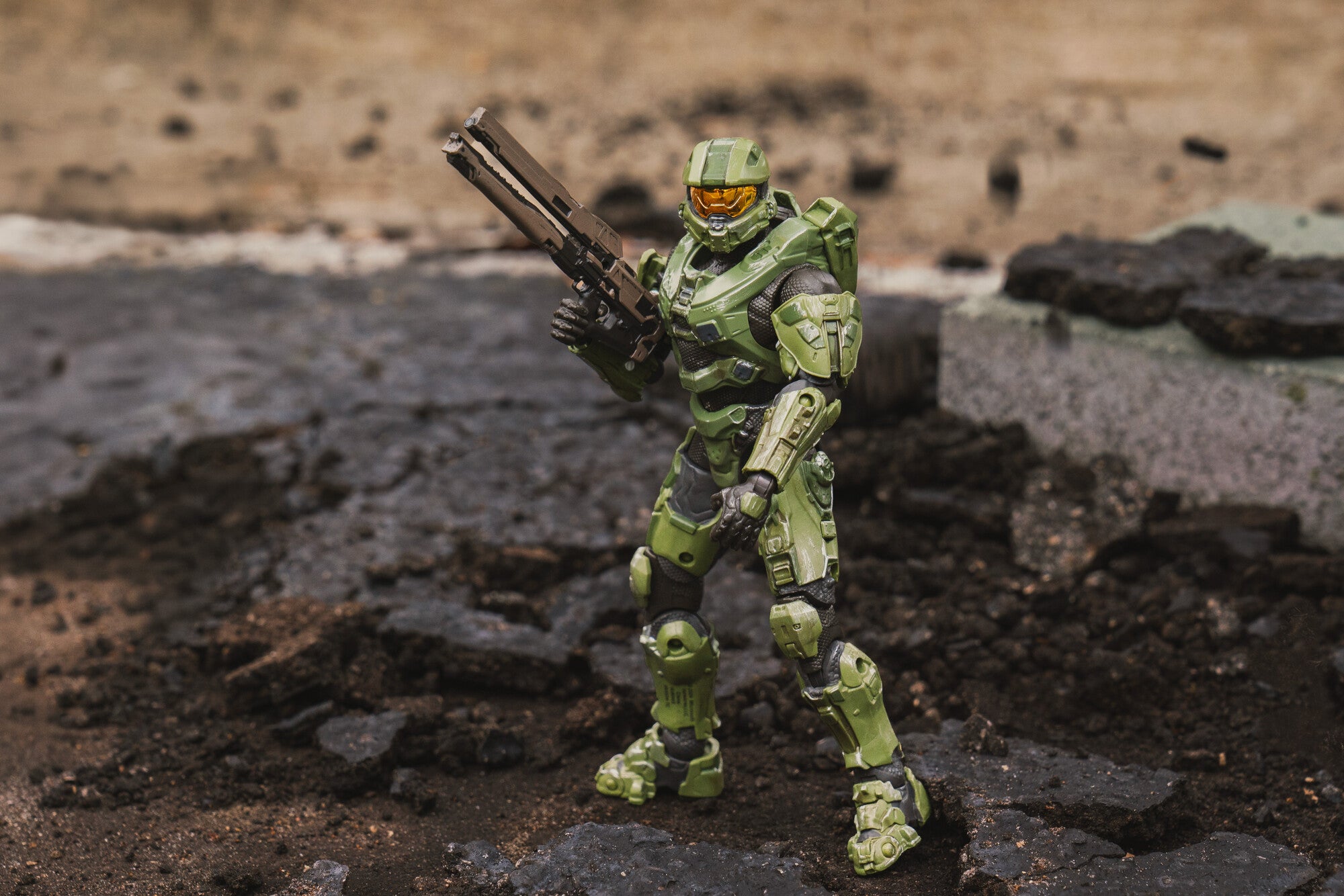 HLW0405_Master_Chief_HALO_4_Art_6_lpr.jpg