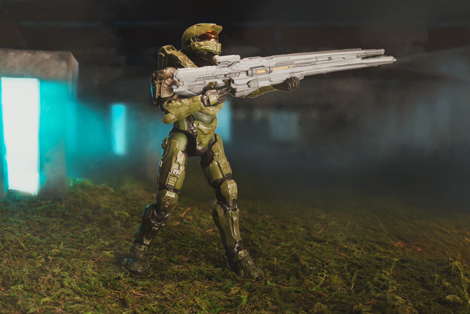 HLW0406_Master_Chief_HALO_5_Art_1_lpr_180cff7a-5f19-422f-9a46-e6c32da9ee42.jpg