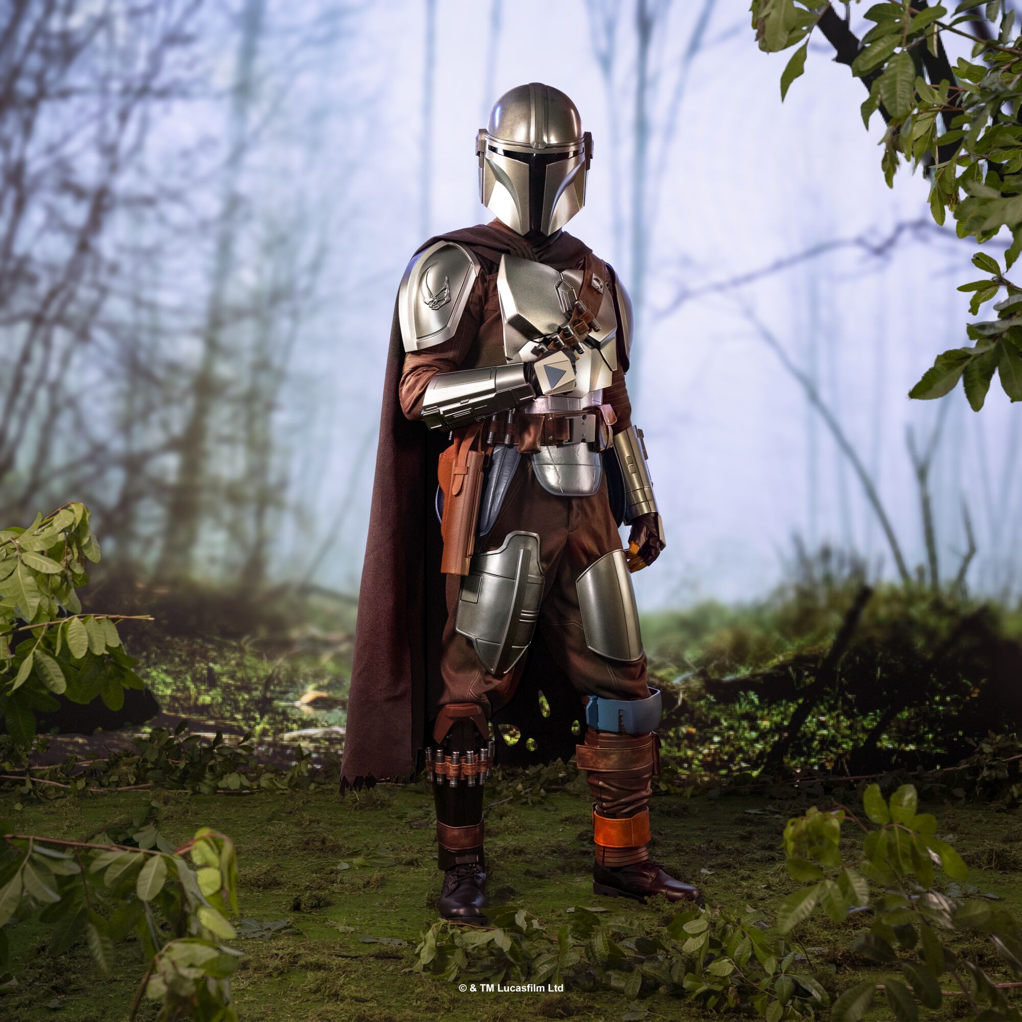 JPGOutput-JWC2349-Mandalorian-PrimaluxLifestyle-1x1_ART4.jpg